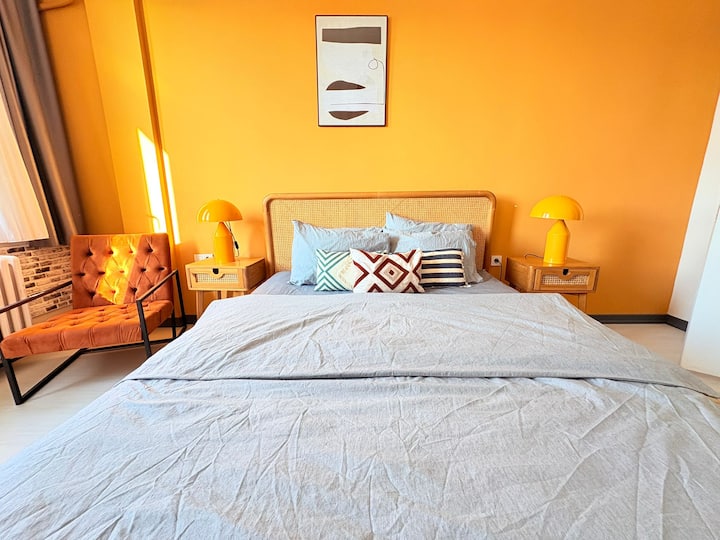 Usawa kamili wa starehe na ubunifu katika kitanda hiki chenye starehe cha watu wawili