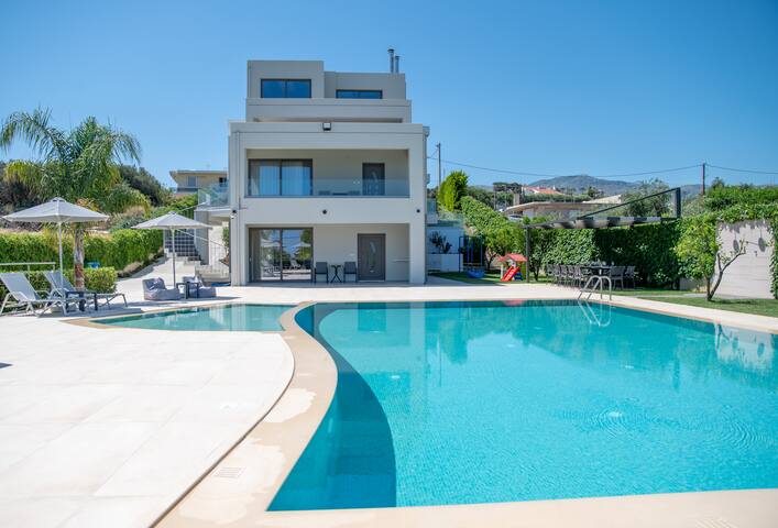 Destino villa ,huge pool,Near Rethymno gallery image 4