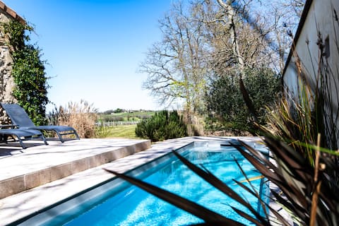 Stunning Vineyard Cottage with pool & terrace