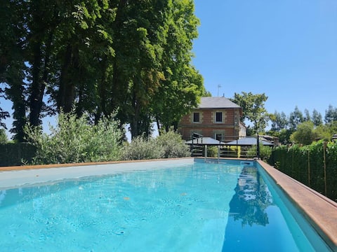 LA FUYE Château de Jallanges Gîte, 17 people (TOURS)