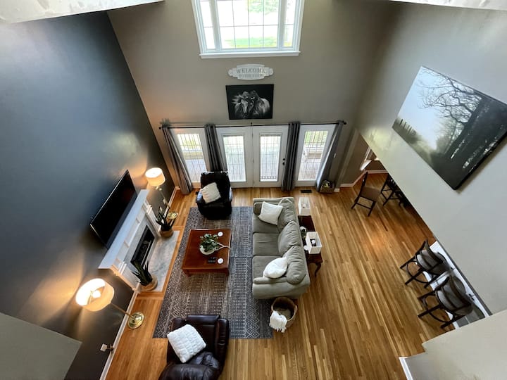 Fenced Backyard Large Farmhouse 1 Br, Pet Friendly - Smyrna, TN
