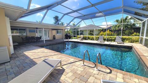 Modern&clean 5* home/SE/3BR/2BA/heated pool/bikes
