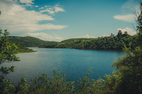 Cocoon in picturesque lakeside village