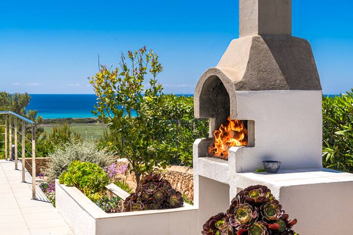 Modern villa with amazing sea and beach views! gallery image 4