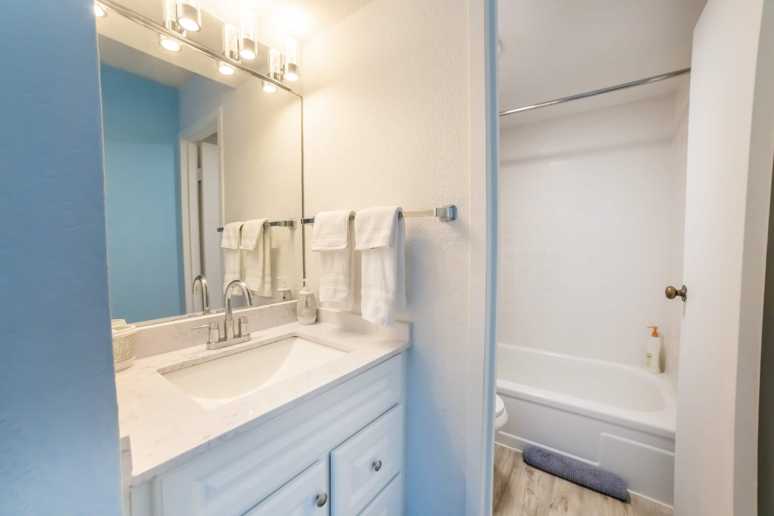 Condo in Honolulu · ★4.68 · 1 bedroom · 1 bed · 1 private bath - Image 11