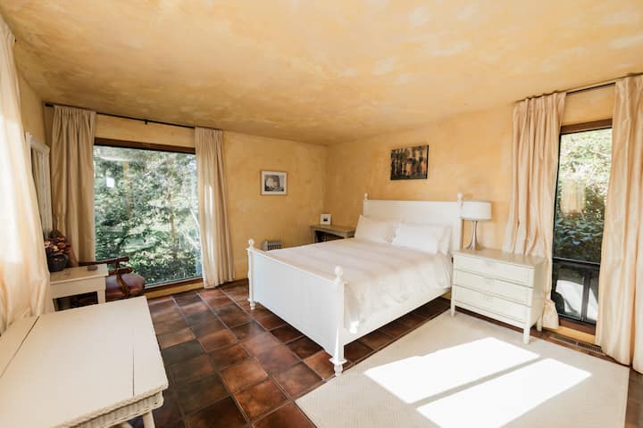 Esta habitación tiene las mejores vistas de la casa y baño en suite.