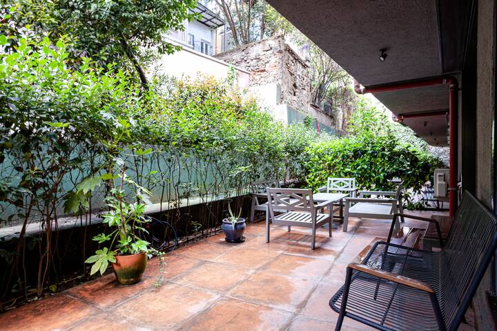 Two Bedroom w. Garden in Galata (A1) gallery image 2