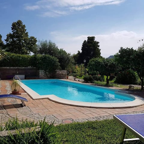 Proprietà Airbnb di successo: Sunlight Country House with pool a Taormina