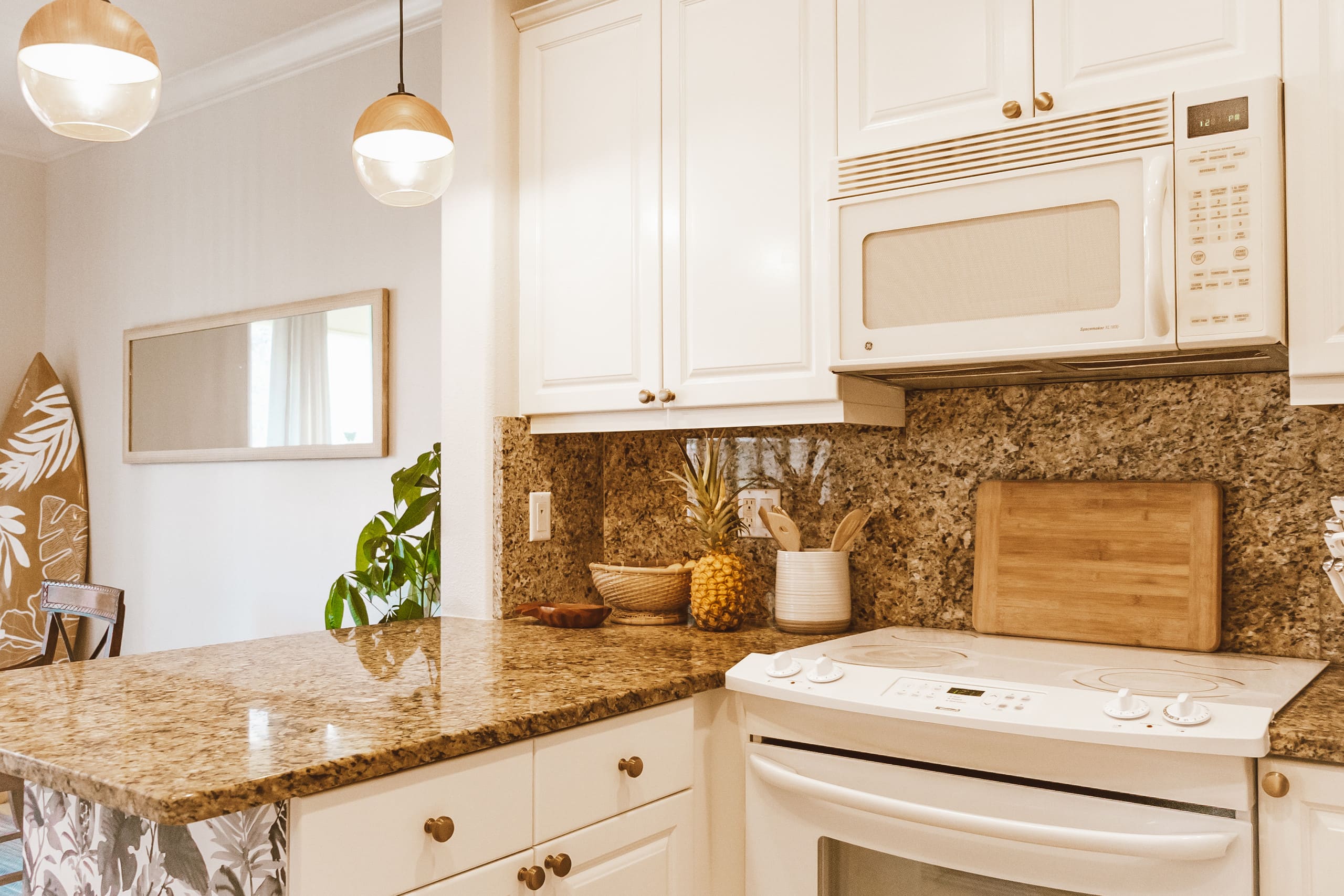 Condo in Princeville · ★4.93 · 2 bedrooms · 4 beds · 2 private baths - Image 13