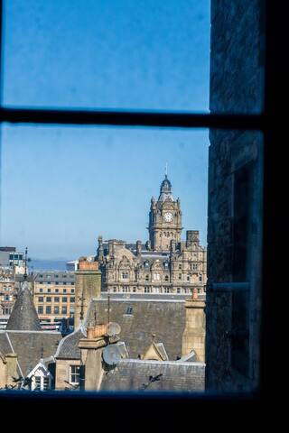 Royal Mile 4 Bedroom 4 bathroom Apartment gallery image 4