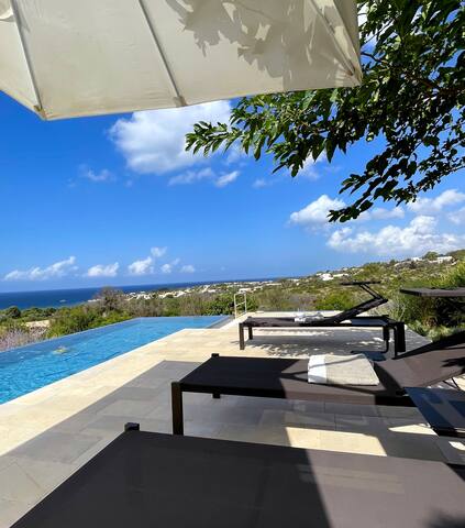 Villa CREA Infinity pool sea view gallery image 3