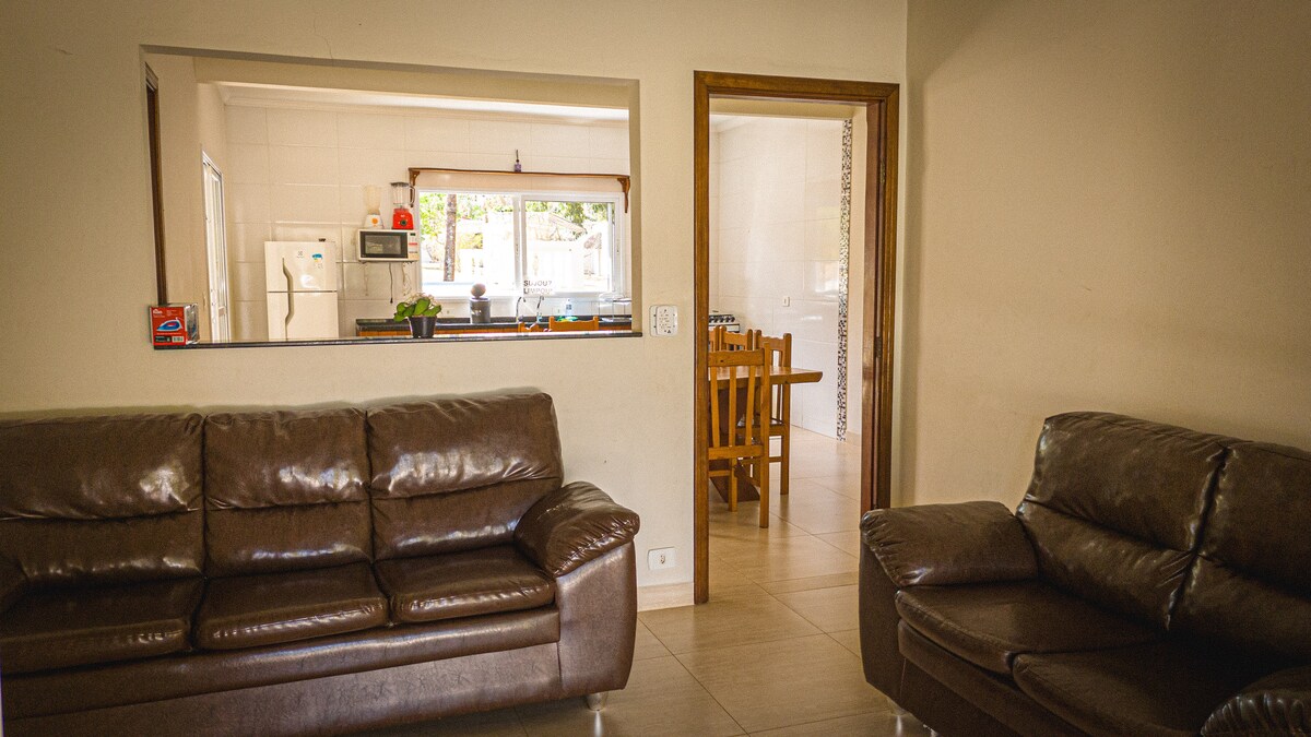 Anúncio popular: Retreat with pool, barbecue area, and pizza oven em São Pedro