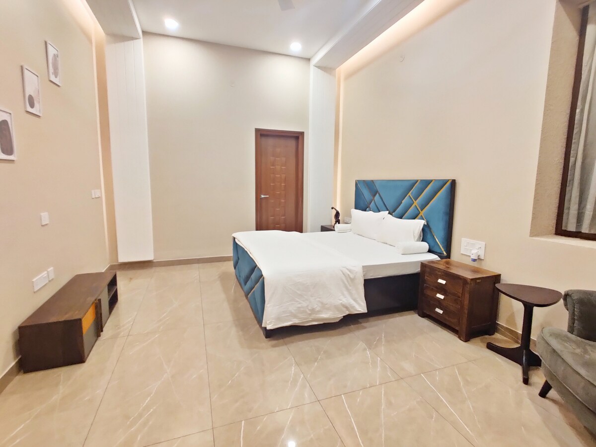 ☁️ Probudite se u sanjivom, suncem obasjanom utočištu!