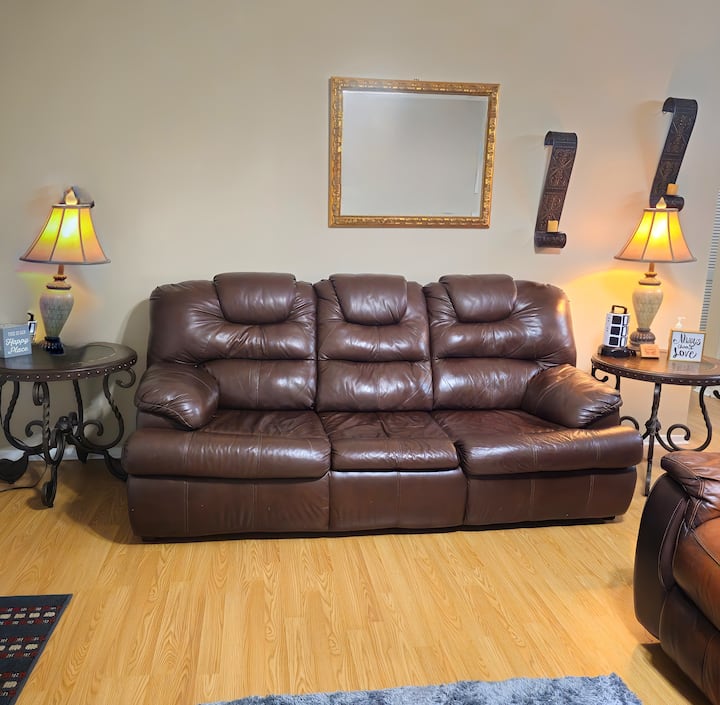 The Oasis' Mid-city 1bdrm Private Balcony - Carousel, Huntsville