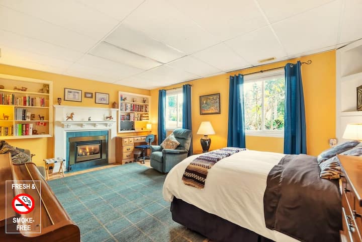 Fireside 1-bedroom Private Suite - No Cleaning Fee - Coquitlam