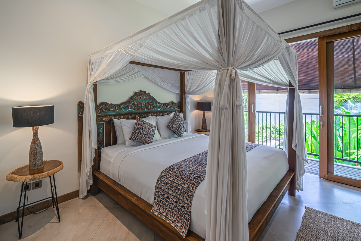 Opustite se u udobnom krevetu s dodatnim luksuzom privatnog balkona