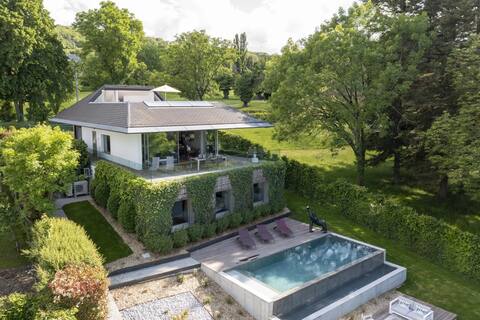 Architect's villa in the heart of the Golf d'Évian.