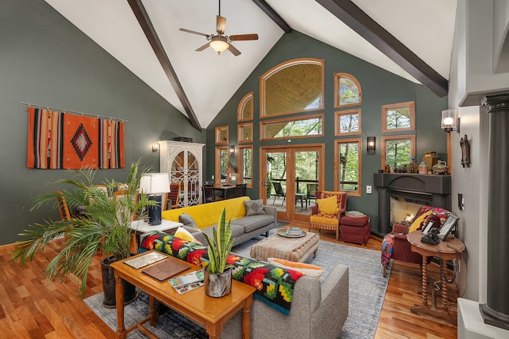 Luxury Chalet W/ Sauna, Hot Tub & Swimming Hole - Wisconsin