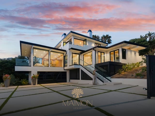 Sea Vista: Modern Seaside Oasis Spa and Pool