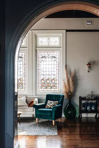 Talisker Homestead – An 11 bedroom historic home gallery image 3