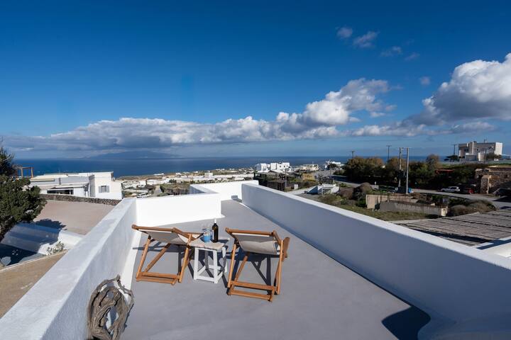Charming Cycladic home: Sleeps 7, 3 Beds & 3 Baths gallery image 5