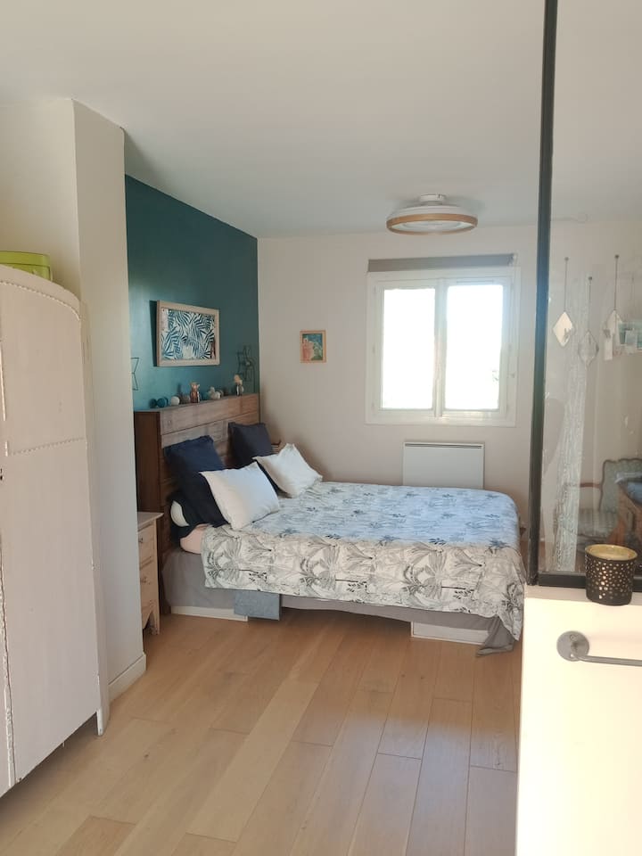 סוויטה ראשית גדולה בצד הלילה - קומה 1