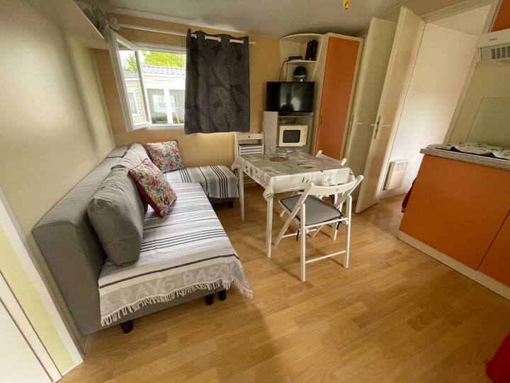 Agréable Mobil-home Dans Camping Avec Piscine - Sare