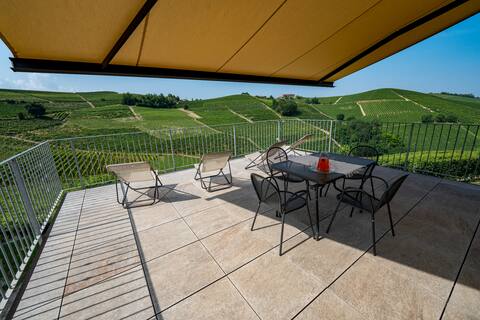 House with terrace on the Barbaresco vineyards