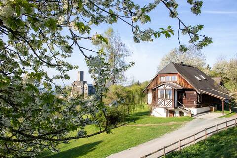 Cosy blockhouse with chimney for 6 persons