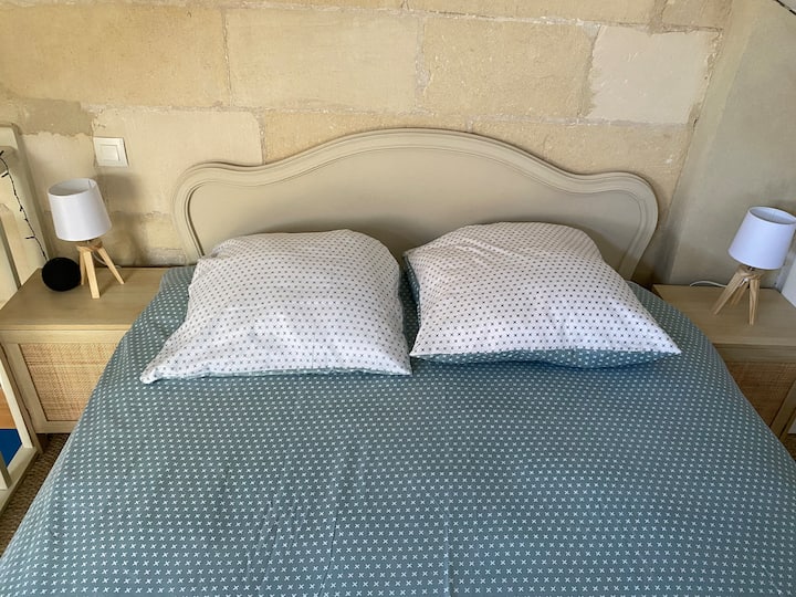 阁楼卧室（位于阁楼），配备双人床（140 x 190厘米），位于三楼。 