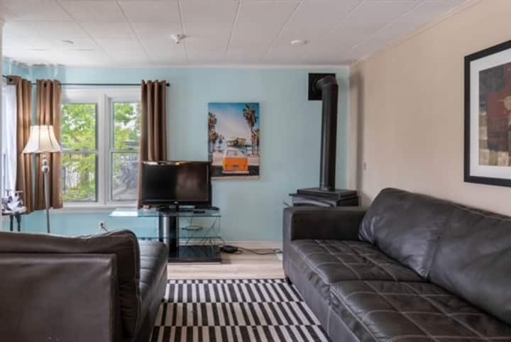 Cheerful 3 Bedroom Cottage In Heart Of Grand Bend - Grand Bend