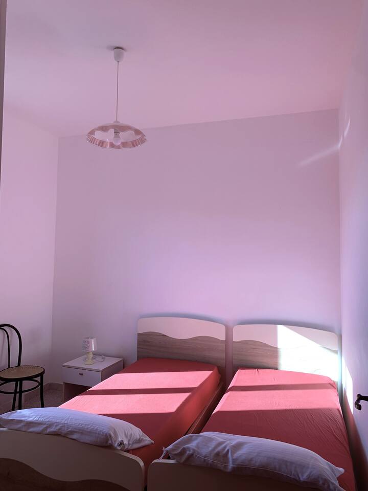 Schlafzimmer 3 mit zwei Einzelbetten