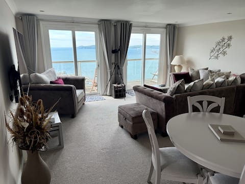 Popular Airbnb listing: Crownhill Bay House Penthouse in Wembury