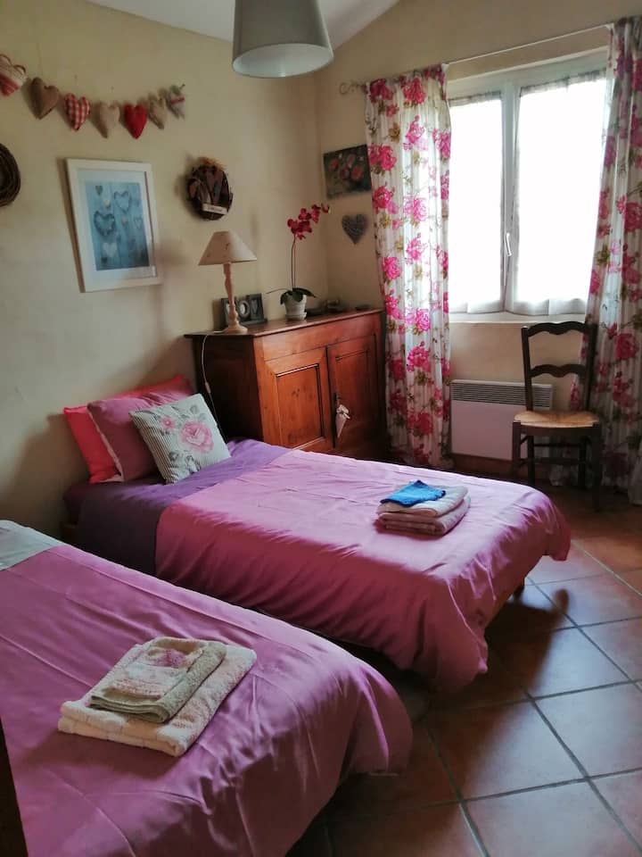 غرفة النوم 2