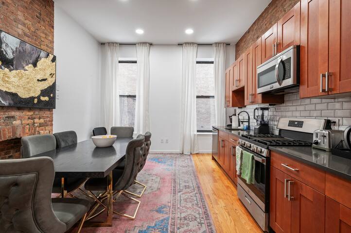 New York City Private House 4Bedrooms/4Baths gallery image 2