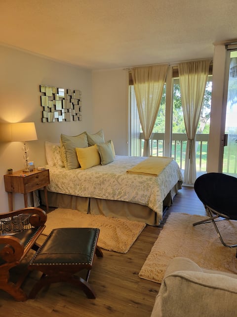 Cozy studio condo with a great view of Mobile Bay