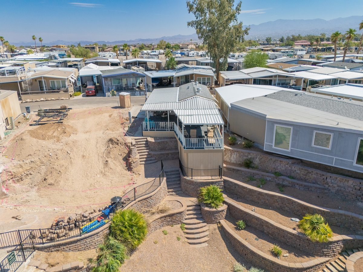 Jilligan's on the Island at Sam's Beachcomber - Houses for Rent in