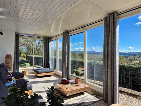 Superb view! 4-star garden villa with hot tub.