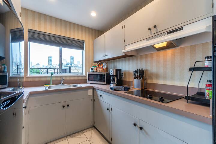 SF Bay Views Waterfront 2 Bdr Apt-Fishermans Wharf gallery image 5