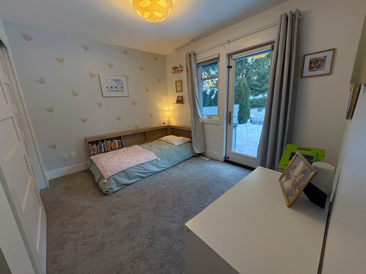 Предлага се надуваем матрак