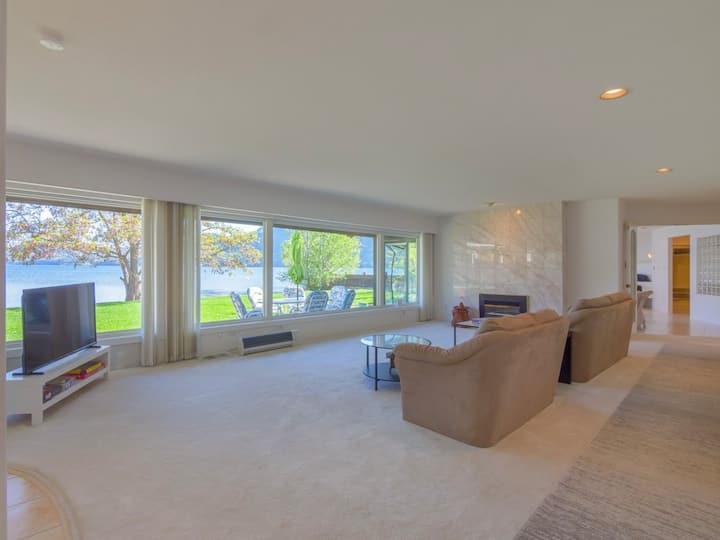 Beautiful Waterfront Property On Skaha Lake - Canada