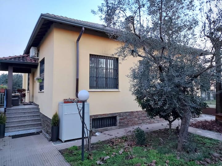 Locazione "La Brughiera"
Intera Taverna In Villa - Cologno Monzese