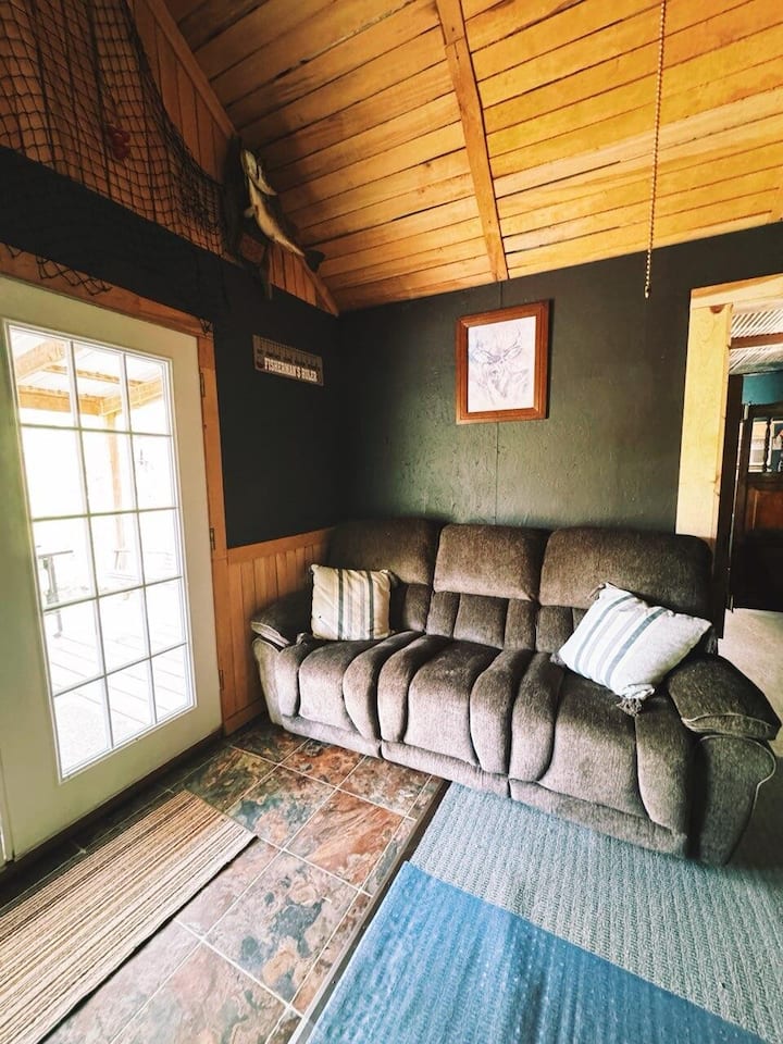 The Joey Cabin Is In A Relaxing Private Location . - Shakamak State Park, Jasonville