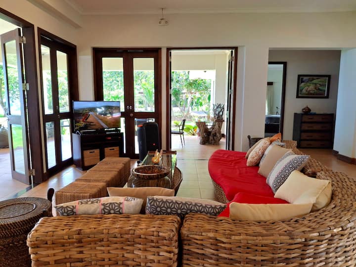 The Villa At Sunset Cove - Philippinen