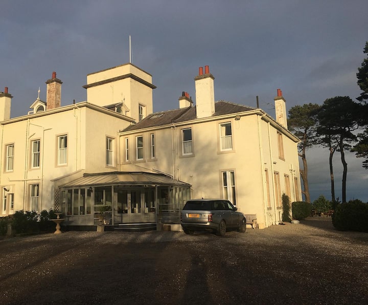 Nairn - 4 Bedroom Apartment By The Sea - Nairn