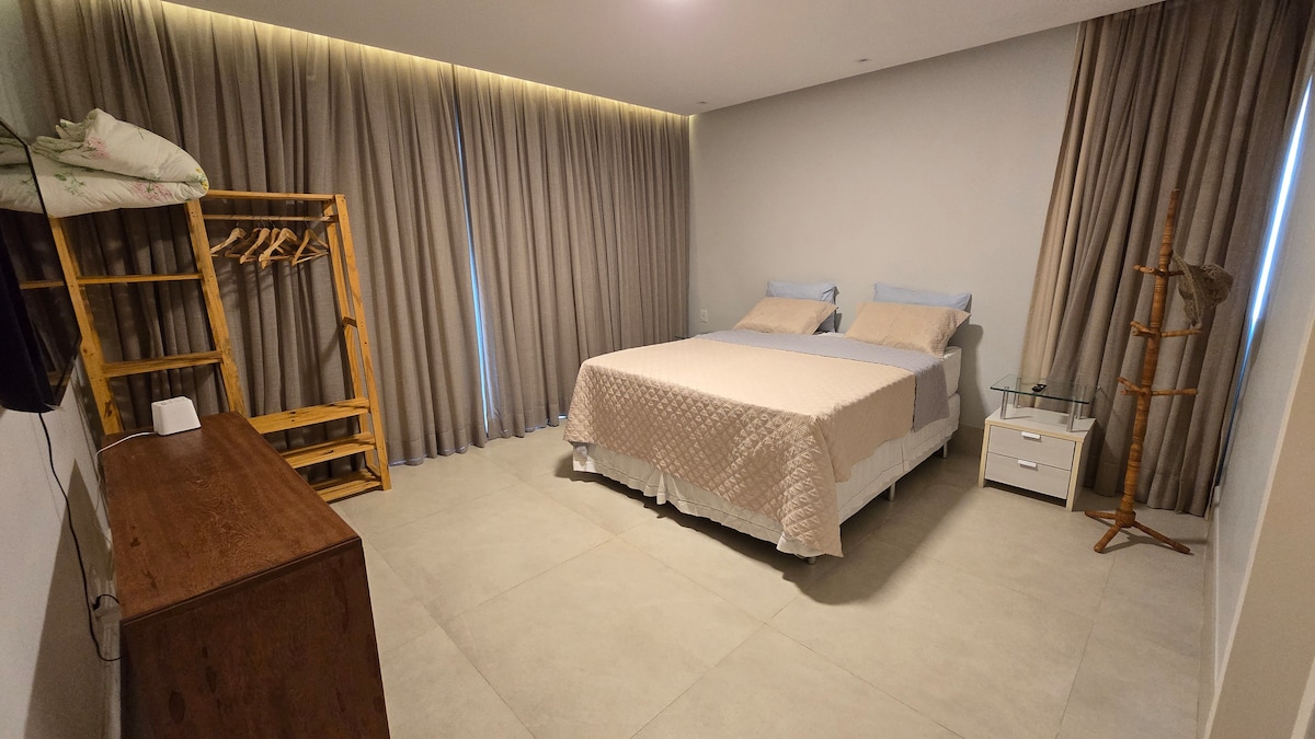 Chumba cha Chini (Chumba cha 1) - kitanda 1 cha malkia