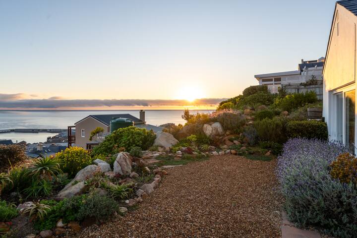 Family Home | Spectacular Views | Simonstown gallery image 4