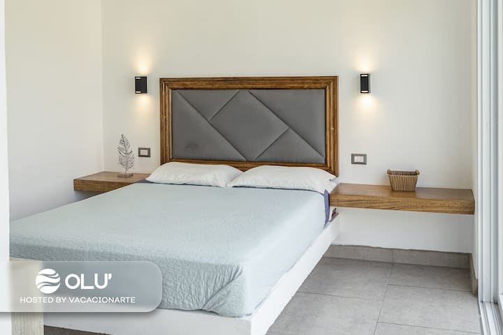 Habitación principal cuenta con cama queen. 