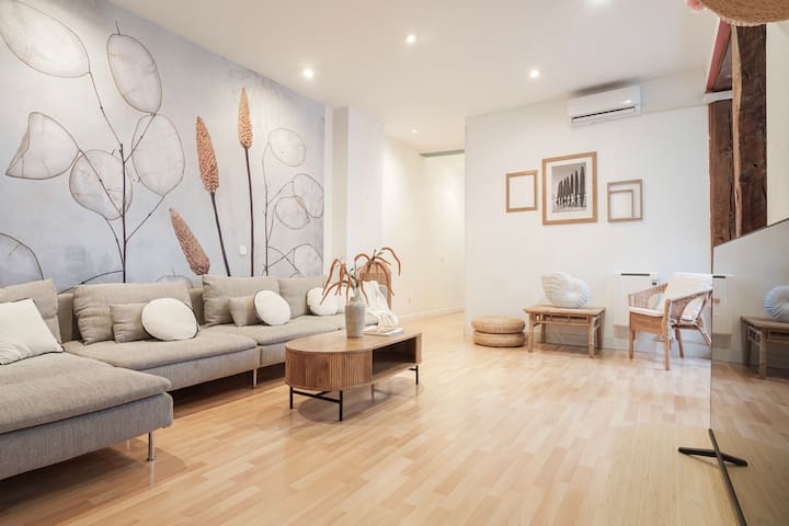 Gran Via 5 dormitorios 4 baños A/A central