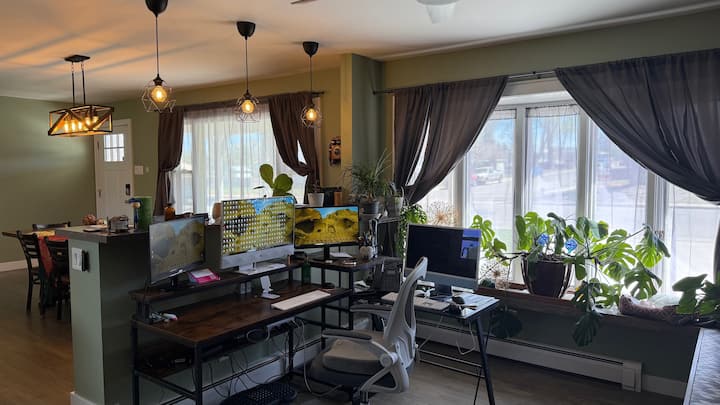 Fully Renovated Cozy Home - Pueblo, CO